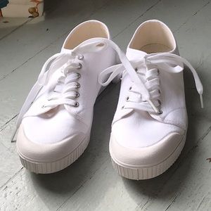 New Spring Court white twill tennis shoes Sz 9.5/10